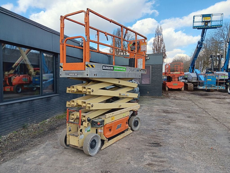 JLG 2030ES - Saksilava: kuva JLG 2030ES - Saksilava JLG 2030ES - Saksilava: kuva JLG 2030ES - Saksilava