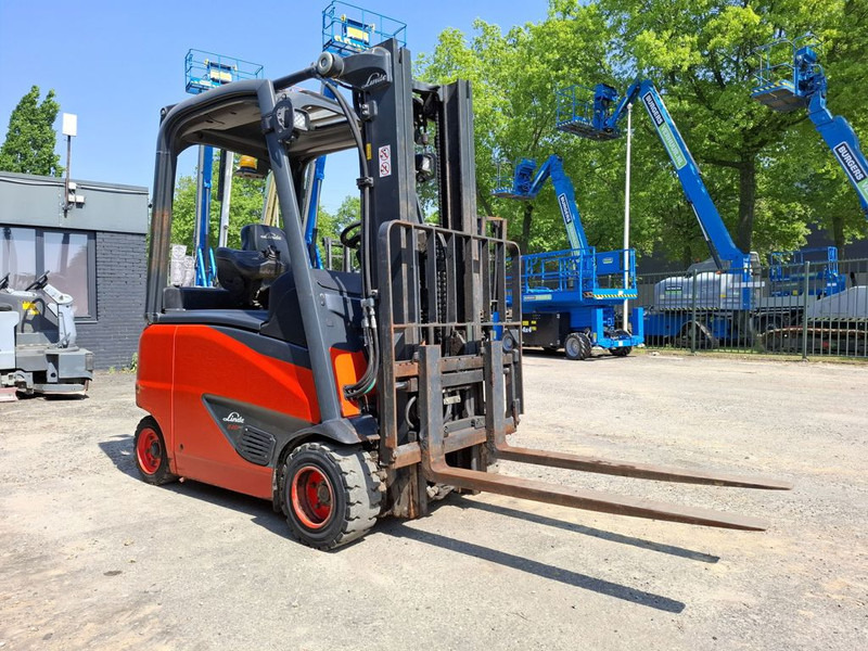 Linde E20PH - Sähkötrukki: kuva Linde E20PH - Sähkötrukki Linde E20PH - Sähkötrukki: kuva Linde E20PH - Sähkötrukki