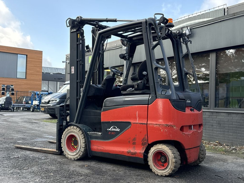 Linde E30H-01/600 - Sähkötrukki: kuva Linde E30H-01/600 - Sähkötrukki Linde E30H-01/600 - Sähkötrukki: kuva Linde E30H-01/600 - Sähkötrukki