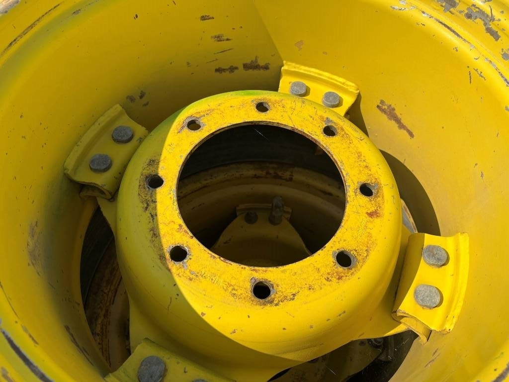 Alliance 480/70R24 till John Deere 6300 - Rengas - Maatalouskoneet: kuva Alliance 480/70R24 till John Deere 6300 - Rengas - Maatalouskoneet Alliance 480/70R24 till John Deere 6300 - Rengas - Maatalouskoneet: kuva Alliance 480/70R24 till John Deere 6300 - Rengas - Maatalouskoneet