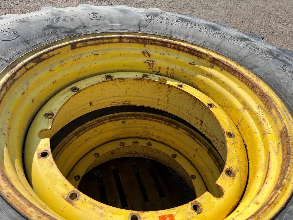 Firestone 650/65R42 till John Deere 7920 - Rengas - Maatalouskoneet: kuva Firestone 650/65R42 till John Deere 7920 - Rengas - Maatalouskoneet Firestone 650/65R42 till John Deere 7920 - Rengas - Maatalouskoneet: kuva Firestone 650/65R42 till John Deere 7920 - Rengas - Maatalouskoneet