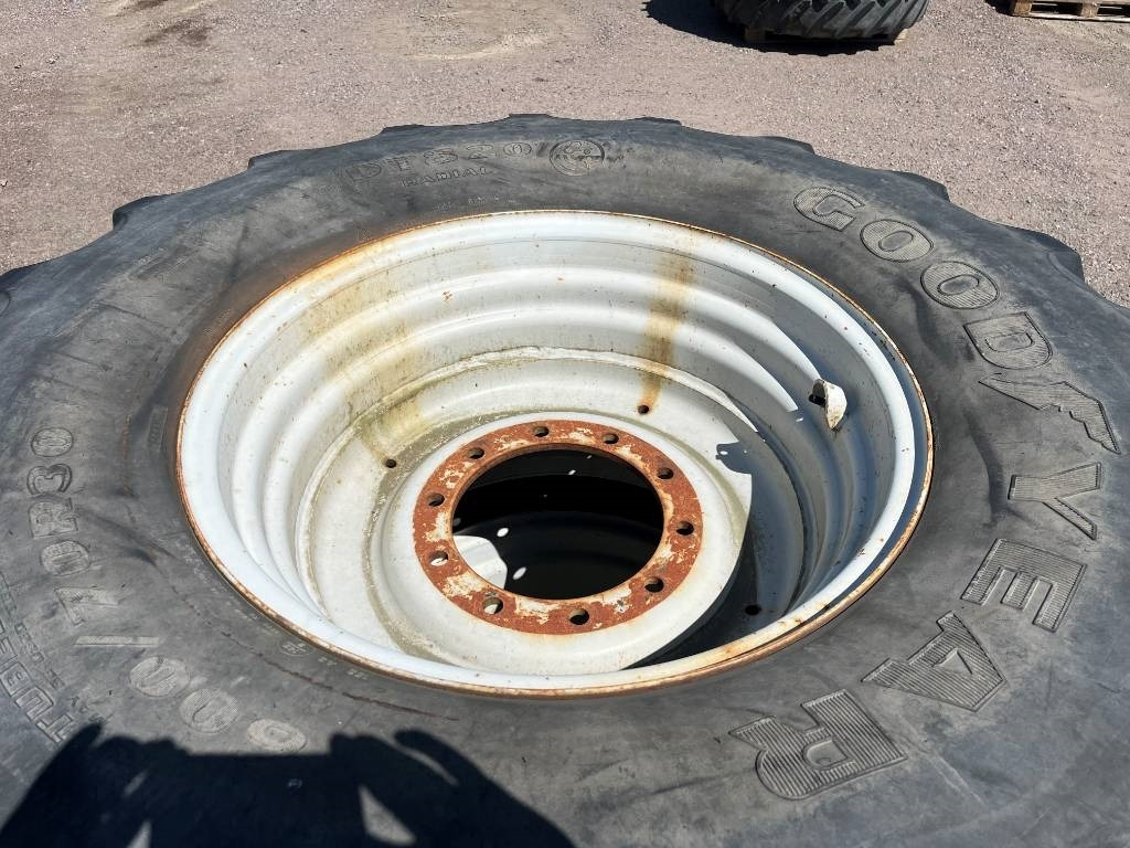 Goodyear 600/70R30 till Valmet 280 mfl - Rengas - Maatalouskoneet: kuva Goodyear 600/70R30 till Valmet 280 mfl - Rengas - Maatalouskoneet Goodyear 600/70R30 till Valmet 280 mfl - Rengas - Maatalouskoneet: kuva Goodyear 600/70R30 till Valmet 280 mfl - Rengas - Maatalouskoneet