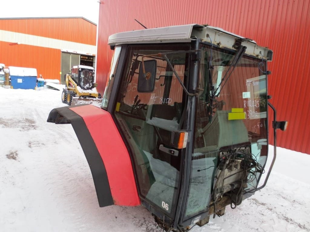 Massey Ferguson 8150 - Ohjaamo - Traktori: kuva Massey Ferguson 8150 - Ohjaamo - Traktori Massey Ferguson 8150 - Ohjaamo - Traktori: kuva Massey Ferguson 8150 - Ohjaamo - Traktori