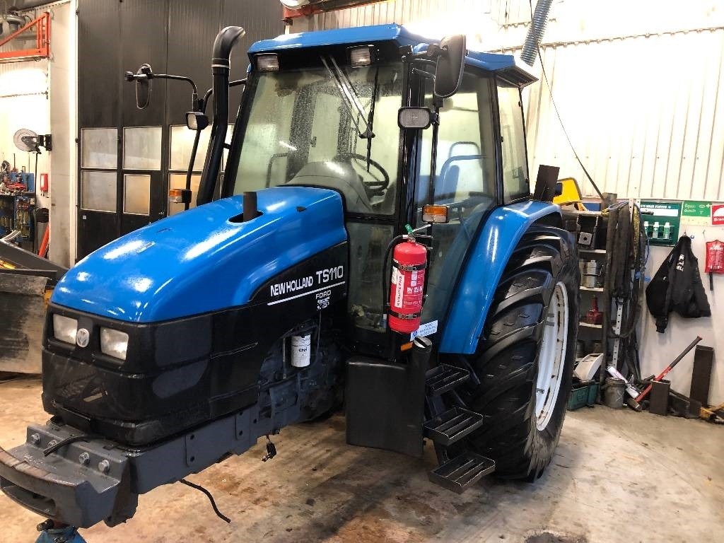 New Holland TS 110 Dismantled: only spare parts - Traktori: kuva New Holland TS 110 Dismantled: only spare parts - Traktori New Holland TS 110 Dismantled: only spare parts - Traktori: kuva New Holland TS 110 Dismantled: only spare parts - Traktori