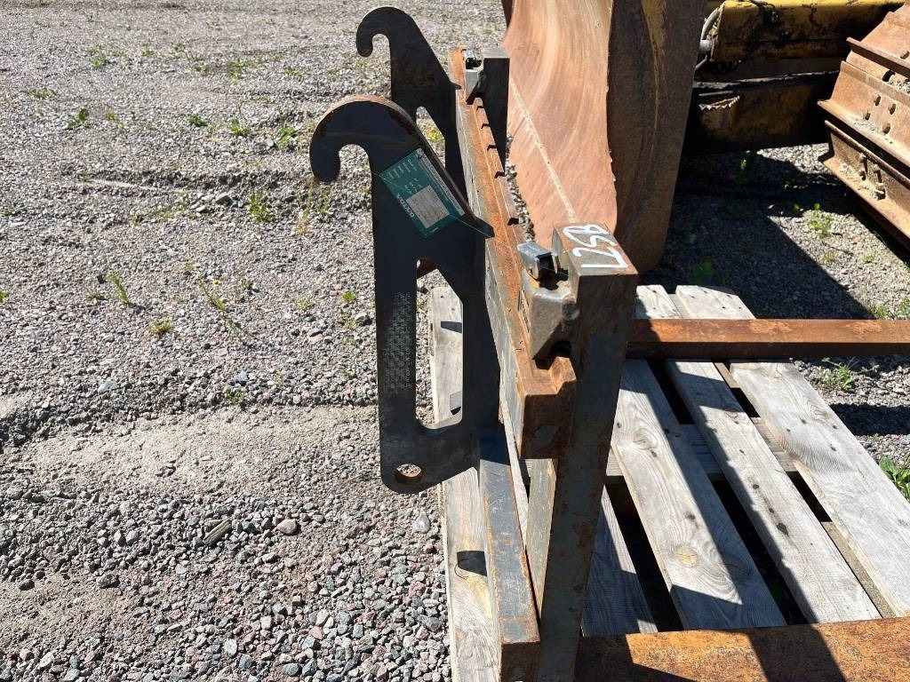Pallgafflar Gaffelställ Volvo L25 L20 - Haarukka - Rakennuskoneet: kuva Pallgafflar Gaffelställ Volvo L25 L20 - Haarukka - Rakennuskoneet Pallgafflar Gaffelställ Volvo L25 L20 - Haarukka - Rakennuskoneet: kuva Pallgafflar Gaffelställ Volvo L25 L20 - Haarukka - Rakennuskoneet