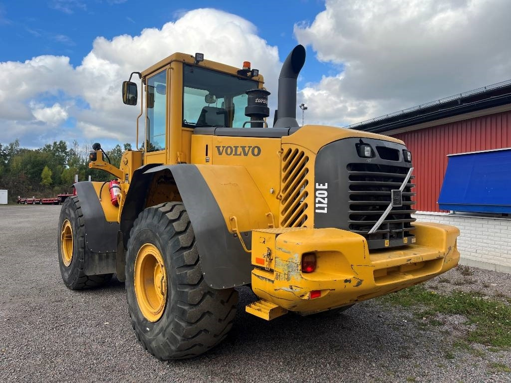 Volvo L 120 E - Pyöräkuormaaja: kuva Volvo L 120 E - Pyöräkuormaaja Volvo L 120 E - Pyöräkuormaaja: kuva Volvo L 120 E - Pyöräkuormaaja