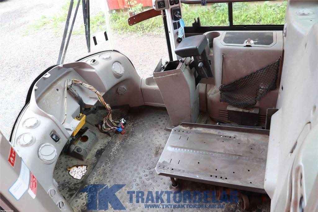 Volvo L 180 F - Ohjaamo - Rakennuskoneet: kuva Volvo L 180 F - Ohjaamo - Rakennuskoneet Volvo L 180 F - Ohjaamo - Rakennuskoneet: kuva Volvo L 180 F - Ohjaamo - Rakennuskoneet