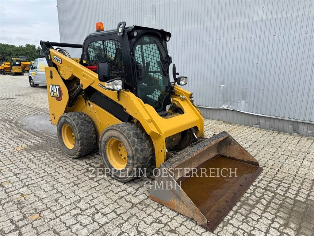 CAT 262D3 - Liukuohjattu kuormaaja: kuva CAT 262D3 - Liukuohjattu kuormaaja CAT 262D3 - Liukuohjattu kuormaaja: kuva CAT 262D3 - Liukuohjattu kuormaaja