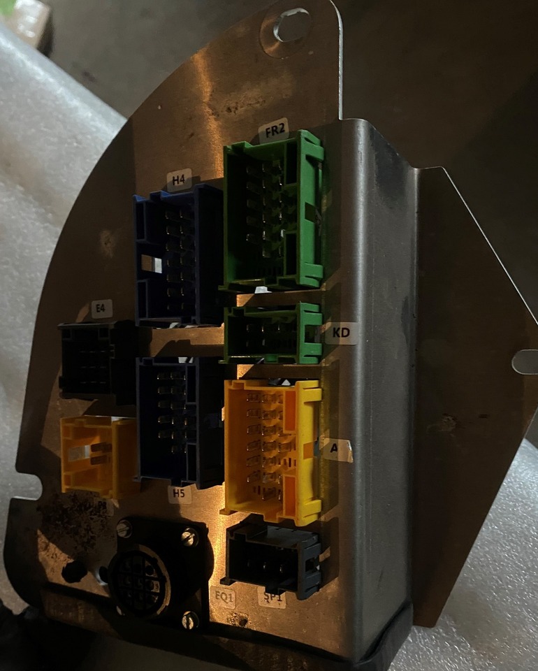 0018110206 Claas Jaguar 880-830 | 980-930 - Wiązka Kabli Kabina - Kaapelit/ Johdot - Itsekulkeva silppuri: kuva 0018110206 Claas Jaguar 880-830 | 980-930 - Wiązka Kabli Kabina - Kaapelit/ Johdot - Itsekulkeva silppuri 0018110206 Claas Jaguar 880-830 | 980-930 - Wiązka Kabli Kabina - Kaapelit/ Johdot - Itsekulkeva silppuri: kuva 0018110206 Claas Jaguar 880-830 | 980-930 - Wiązka Kabli Kabina - Kaapelit/ Johdot - Itsekulkeva silppuri