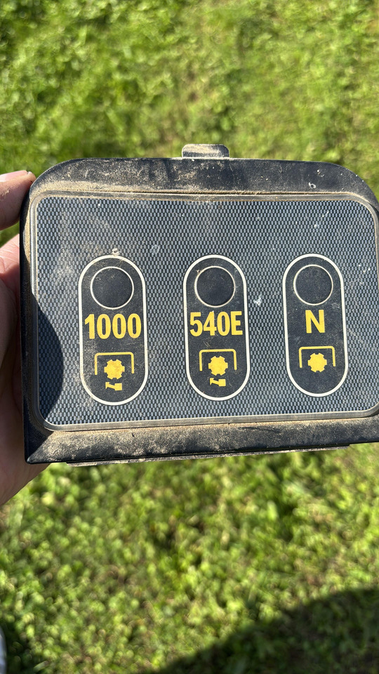 AGCO Massey Ferguson MF 8450 8460 8480 Konsola Panel Sterowania WOM 4277367M2 3907423M91 - Ohjaamo ja sisustus - Maatalouskoneet: kuva AGCO Massey Ferguson MF 8450 8460 8480 Konsola Panel Sterowania WOM 4277367M2 3907423M91 - Ohjaamo ja sisustus - Maatalouskoneet AGCO Massey Ferguson MF 8450 8460 8480 Konsola Panel Sterowania WOM 4277367M2 3907423M91 - Ohjaamo ja sisustus - Maatalouskoneet: kuva AGCO Massey Ferguson MF 8450 8460 8480 Konsola Panel Sterowania WOM 4277367M2 3907423M91 - Ohjaamo ja sisustus - Maatalouskoneet