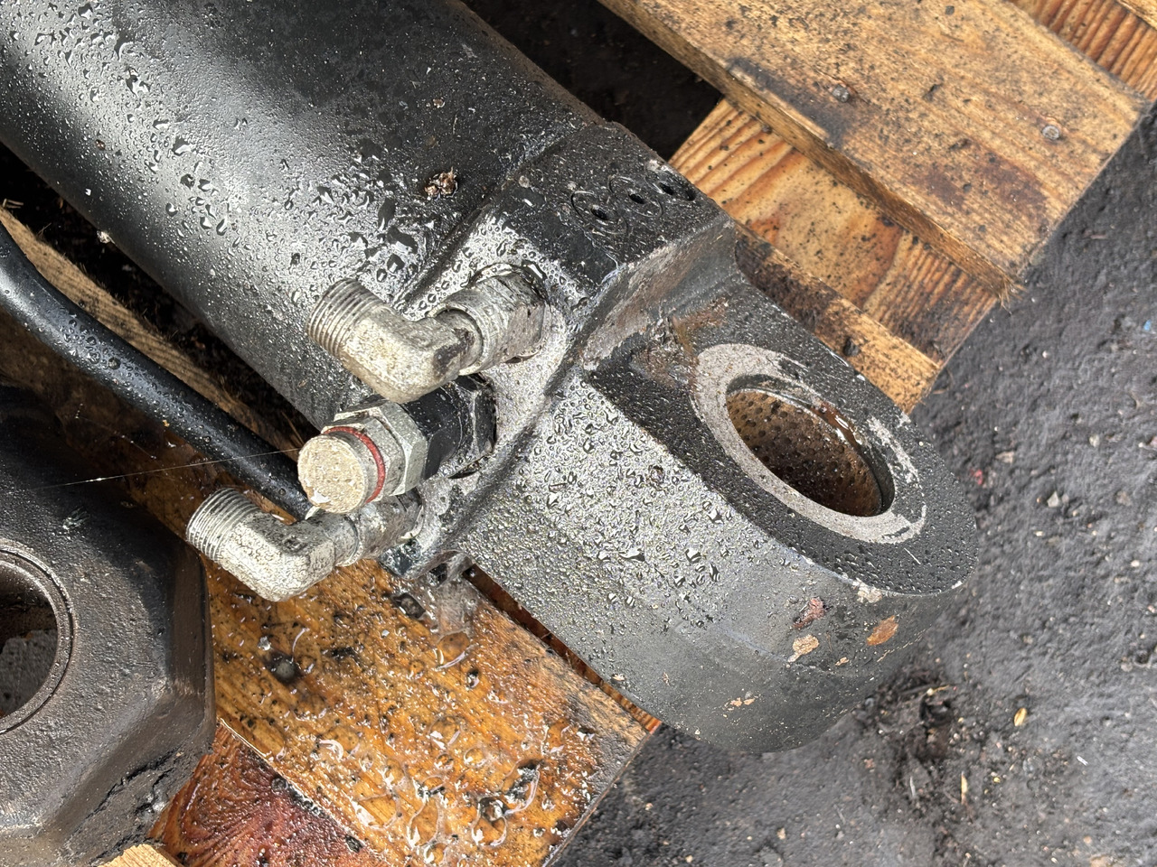 CAT Caterpillar TH336 TH 336 Siłownik Wychyłu Łyżki - Hydraulisylinteri - Kurottaja: kuva CAT Caterpillar TH336 TH 336 Siłownik Wychyłu Łyżki - Hydraulisylinteri - Kurottaja CAT Caterpillar TH336 TH 336 Siłownik Wychyłu Łyżki - Hydraulisylinteri - Kurottaja: kuva CAT Caterpillar TH336 TH 336 Siłownik Wychyłu Łyżki - Hydraulisylinteri - Kurottaja