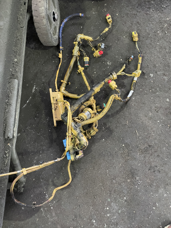 Caterpillar Cat Perkins 1106D C6.6 - wiązka elektryczna silnika - Kaapelit/ Johdot - Rakennuskoneet: kuva Caterpillar Cat Perkins 1106D C6.6 - wiązka elektryczna silnika - Kaapelit/ Johdot - Rakennuskoneet Caterpillar Cat Perkins 1106D C6.6 - wiązka elektryczna silnika - Kaapelit/ Johdot - Rakennuskoneet: kuva Caterpillar Cat Perkins 1106D C6.6 - wiązka elektryczna silnika - Kaapelit/ Johdot - Rakennuskoneet