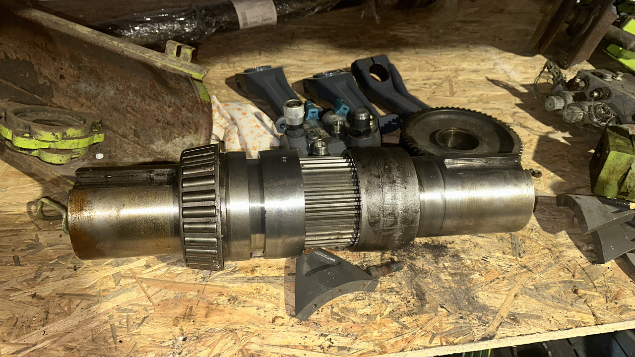 Claas LEXION 600 terra track Grimme Wał półoś napędową - Vetoakseli - Maatalouskoneet: kuva Claas LEXION 600 terra track Grimme Wał półoś napędową - Vetoakseli - Maatalouskoneet Claas LEXION 600 terra track Grimme Wał półoś napędową - Vetoakseli - Maatalouskoneet: kuva Claas LEXION 600 terra track Grimme Wał półoś napędową - Vetoakseli - Maatalouskoneet