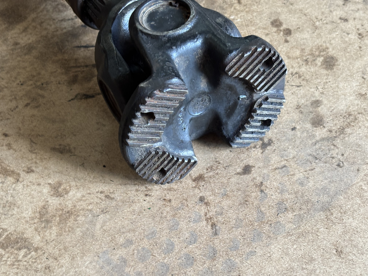 Claas Lexion 560 580 600 770 TerreraTrac Wał przegubowy półoś 0007642591 - Vetoakseli - Maatalouskoneet: kuva Claas Lexion 560 580 600 770 TerreraTrac Wał przegubowy półoś 0007642591 - Vetoakseli - Maatalouskoneet Claas Lexion 560 580 600 770 TerreraTrac Wał przegubowy półoś 0007642591 - Vetoakseli - Maatalouskoneet: kuva Claas Lexion 560 580 600 770 TerreraTrac Wał przegubowy półoś 0007642591 - Vetoakseli - Maatalouskoneet