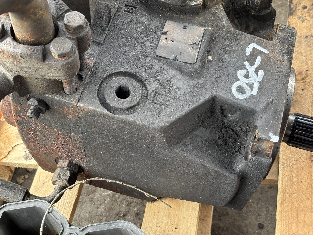 Claas Lexion 620 630 650 660 670 750 760 Pompa Hydrauliczna Hydrostat 0018024651 CZĘŚCI - Hydraulipumppu - Maatalouskoneet: kuva Claas Lexion 620 630 650 660 670 750 760 Pompa Hydrauliczna Hydrostat 0018024651 CZĘŚCI - Hydraulipumppu - Maatalouskoneet Claas Lexion 620 630 650 660 670 750 760 Pompa Hydrauliczna Hydrostat 0018024651 CZĘŚCI - Hydraulipumppu - Maatalouskoneet: kuva Claas Lexion 620 630 650 660 670 750 760 Pompa Hydrauliczna Hydrostat 0018024651 CZĘŚCI - Hydraulipumppu - Maatalouskoneet