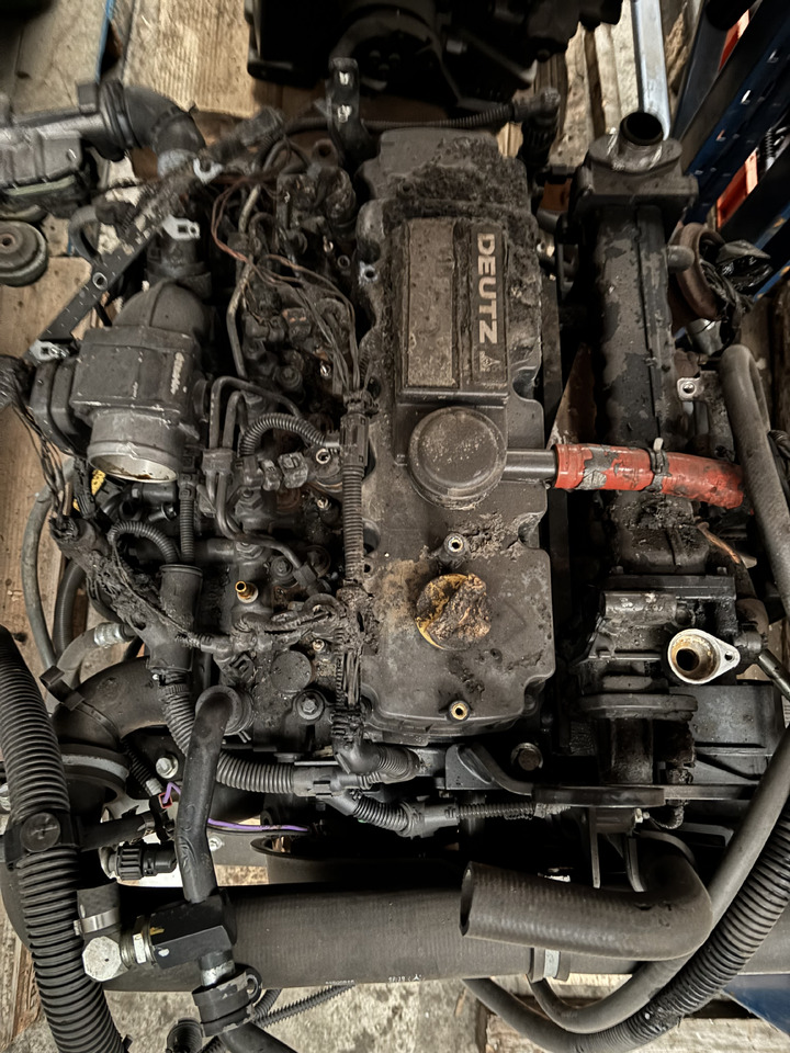 DEUTZ 3.6 75 KM (55.4 kW) Silnik CZĘŚCI Manitou MT1033TCD3.6L04 MT 1033 TCD 3.6 L04 C4DI90 - Moottori ja osat - Rakennuskoneet: kuva  DEUTZ 3.6 75 KM (55.4 kW) Silnik CZĘŚCI Manitou MT1033TCD3.6L04 MT 1033 TCD 3.6 L04 C4DI90 - Moottori ja osat - Rakennuskoneet DEUTZ 3.6 75 KM (55.4 kW) Silnik CZĘŚCI Manitou MT1033TCD3.6L04 MT 1033 TCD 3.6 L04 C4DI90 - Moottori ja osat - Rakennuskoneet: kuva  DEUTZ 3.6 75 KM (55.4 kW) Silnik CZĘŚCI Manitou MT1033TCD3.6L04 MT 1033 TCD 3.6 L04 C4DI90 - Moottori ja osat - Rakennuskoneet