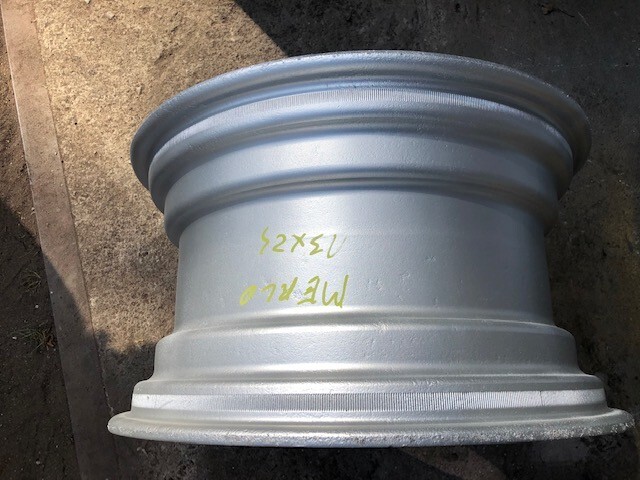 Felga 13x24 Merlo - Vanne - Materiaalinkäsittely: kuva Felga 13x24 Merlo - Vanne - Materiaalinkäsittely Felga 13x24 Merlo - Vanne - Materiaalinkäsittely: kuva Felga 13x24 Merlo - Vanne - Materiaalinkäsittely