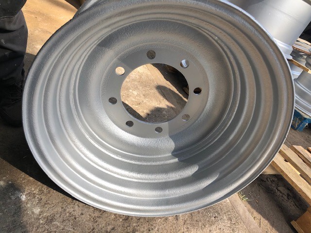 Felga 13x24 Merlo - Vanne - Materiaalinkäsittely: kuva Felga 13x24 Merlo - Vanne - Materiaalinkäsittely Felga 13x24 Merlo - Vanne - Materiaalinkäsittely: kuva Felga 13x24 Merlo - Vanne - Materiaalinkäsittely