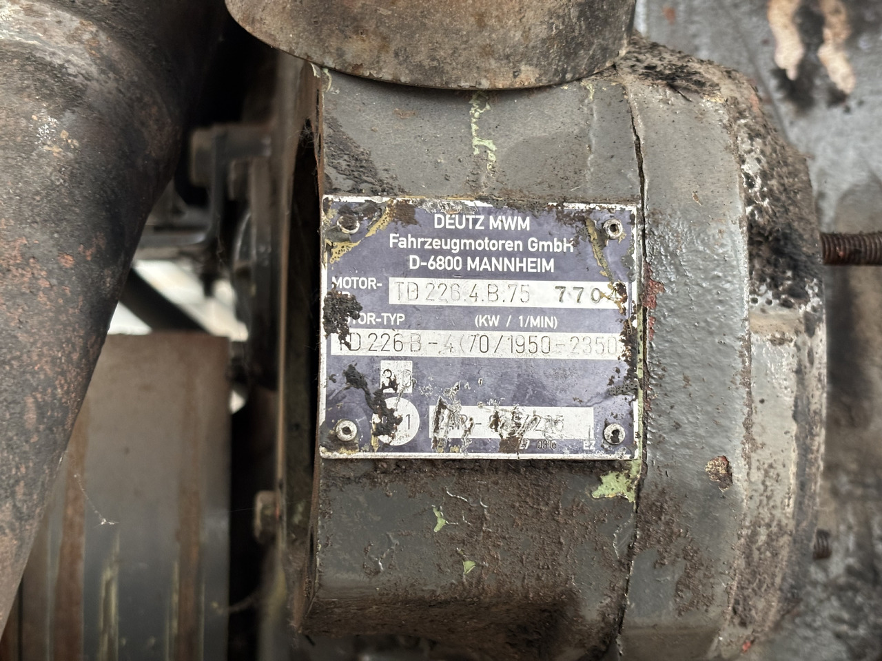 Fendt 309 Deutz TD226-B4 MWM Silnik Blok Pokrywa Obudowa Koło Zamachowe Miska Olejowa CZĘŚCI - Vauhtipyörä - Maatalouskoneet: kuva Fendt 309 Deutz TD226-B4 MWM Silnik Blok Pokrywa Obudowa Koło Zamachowe Miska Olejowa CZĘŚCI - Vauhtipyörä - Maatalouskoneet Fendt 309 Deutz TD226-B4 MWM Silnik Blok Pokrywa Obudowa Koło Zamachowe Miska Olejowa CZĘŚCI - Vauhtipyörä - Maatalouskoneet: kuva Fendt 309 Deutz TD226-B4 MWM Silnik Blok Pokrywa Obudowa Koło Zamachowe Miska Olejowa CZĘŚCI - Vauhtipyörä - Maatalouskoneet