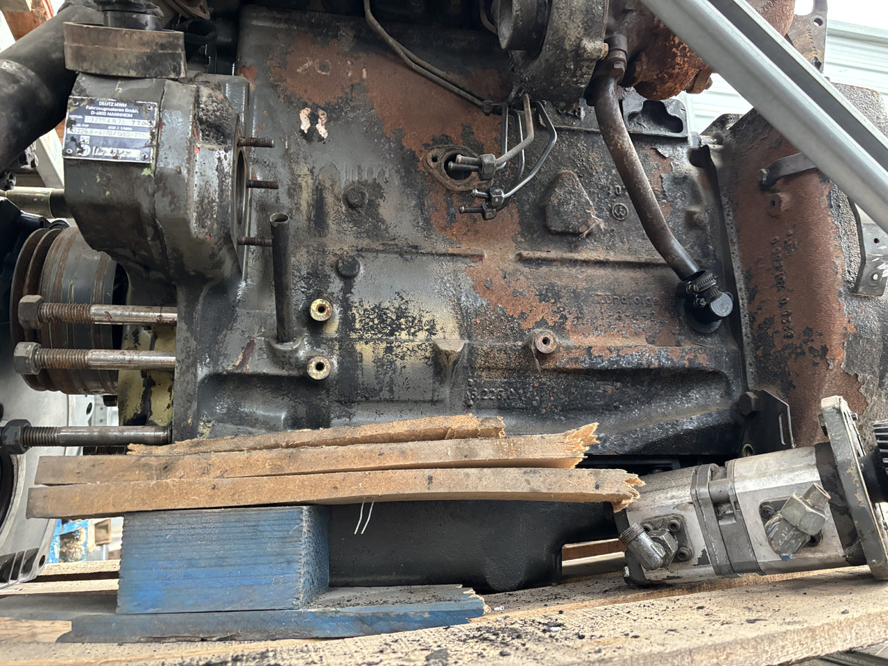 Fendt 309 Deutz TD226-B4 MWM Silnik Blok Pokrywa Obudowa Koło Zamachowe Miska Olejowa CZĘŚCI - Vauhtipyörä - Maatalouskoneet: kuva Fendt 309 Deutz TD226-B4 MWM Silnik Blok Pokrywa Obudowa Koło Zamachowe Miska Olejowa CZĘŚCI - Vauhtipyörä - Maatalouskoneet Fendt 309 Deutz TD226-B4 MWM Silnik Blok Pokrywa Obudowa Koło Zamachowe Miska Olejowa CZĘŚCI - Vauhtipyörä - Maatalouskoneet: kuva Fendt 309 Deutz TD226-B4 MWM Silnik Blok Pokrywa Obudowa Koło Zamachowe Miska Olejowa CZĘŚCI - Vauhtipyörä - Maatalouskoneet