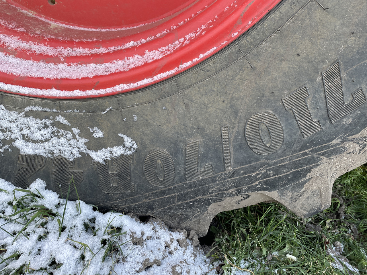 Fendt 828 Vario - opona 710/70R42 710/70/42 - Täydellinen pyörä - Maatalouskoneet: kuva Fendt 828 Vario - opona 710/70R42 710/70/42 - Täydellinen pyörä - Maatalouskoneet Fendt 828 Vario - opona 710/70R42 710/70/42 - Täydellinen pyörä - Maatalouskoneet: kuva Fendt 828 Vario - opona 710/70R42 710/70/42 - Täydellinen pyörä - Maatalouskoneet