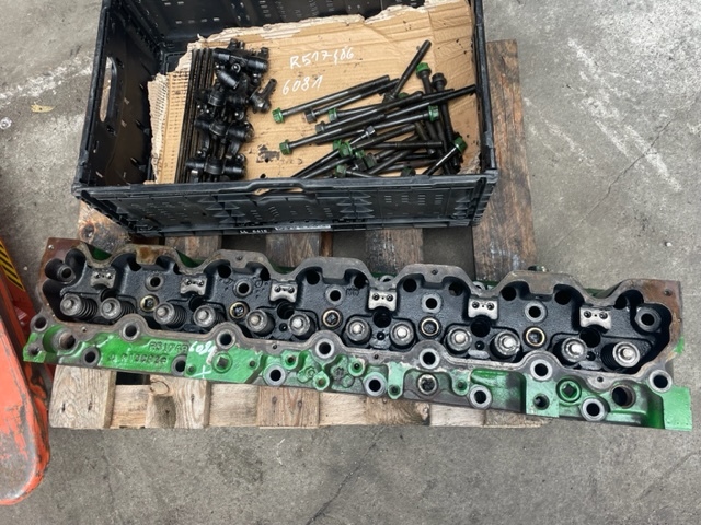 Głowica Cylindrów John Deere RG6081 , R517486 - Sylinteripää - Maatalouskoneet: kuva  Głowica Cylindrów John Deere RG6081 , R517486 - Sylinteripää - Maatalouskoneet Głowica Cylindrów John Deere RG6081 , R517486 - Sylinteripää - Maatalouskoneet: kuva  Głowica Cylindrów John Deere RG6081 , R517486 - Sylinteripää - Maatalouskoneet