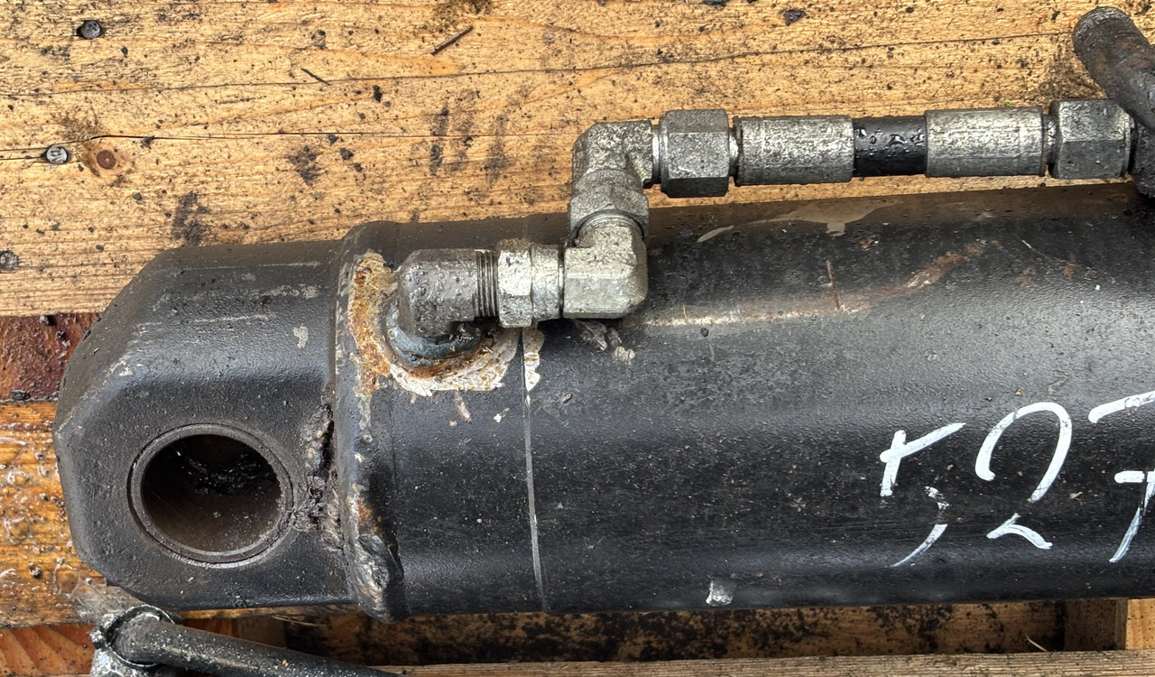 JCB 527-58 52758 527 58 Siłownik Wychyłu Łyżki - Hydraulisylinteri - Kurottaja: kuva JCB 527-58 52758 527 58 Siłownik Wychyłu Łyżki - Hydraulisylinteri - Kurottaja JCB 527-58 52758 527 58 Siłownik Wychyłu Łyżki - Hydraulisylinteri - Kurottaja: kuva JCB 527-58 52758 527 58 Siłownik Wychyłu Łyżki - Hydraulisylinteri - Kurottaja