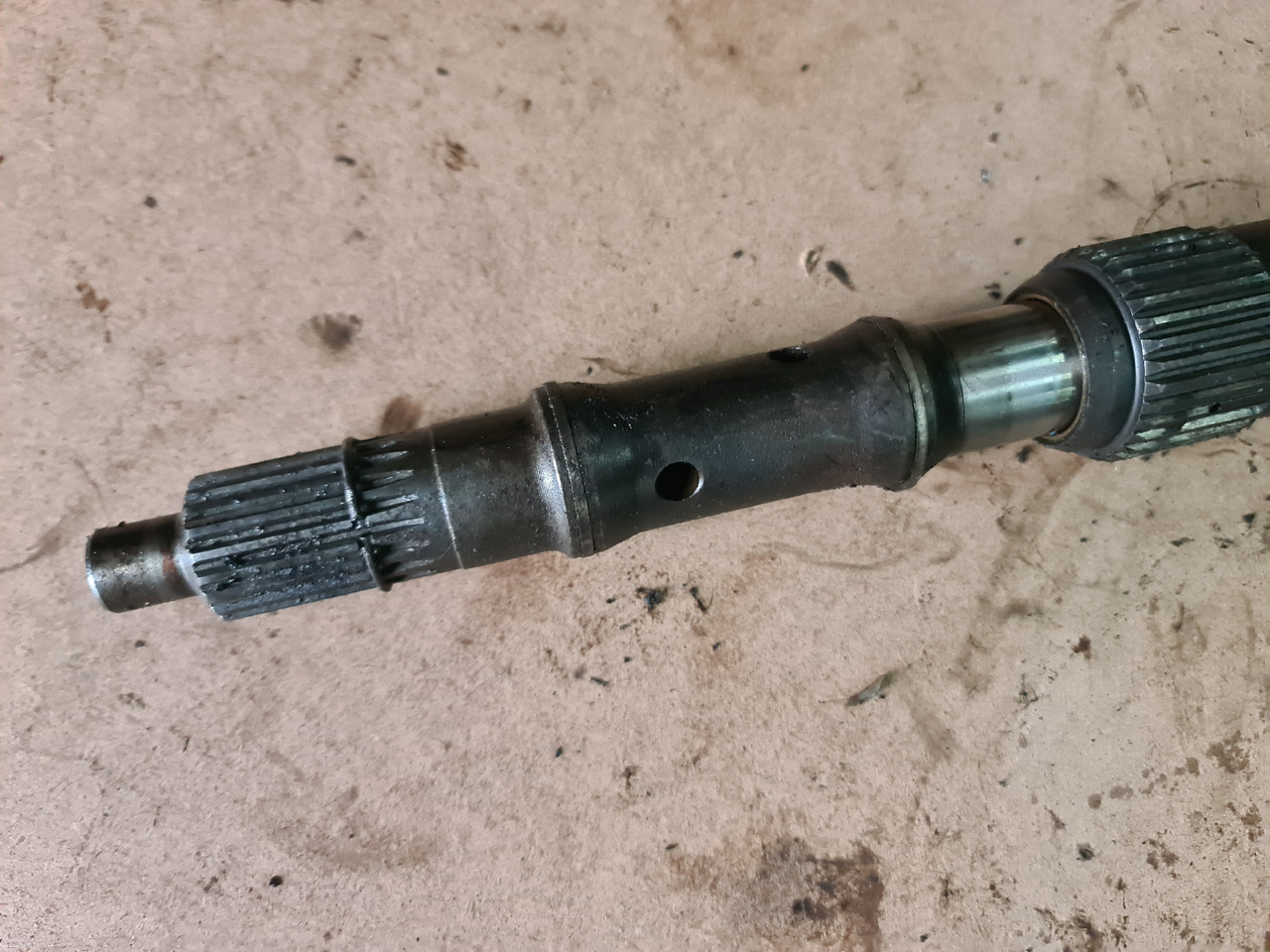 John Deere 4650, 4850 WAŁ NAPĘDOWY R89463 RE35974 R70800 AR94272 - Vetoakseli - Maatalouskoneet: kuva John Deere 4650, 4850 WAŁ NAPĘDOWY R89463 RE35974 R70800 AR94272 - Vetoakseli - Maatalouskoneet John Deere 4650, 4850 WAŁ NAPĘDOWY R89463 RE35974 R70800 AR94272 - Vetoakseli - Maatalouskoneet: kuva John Deere 4650, 4850 WAŁ NAPĘDOWY R89463 RE35974 R70800 AR94272 - Vetoakseli - Maatalouskoneet