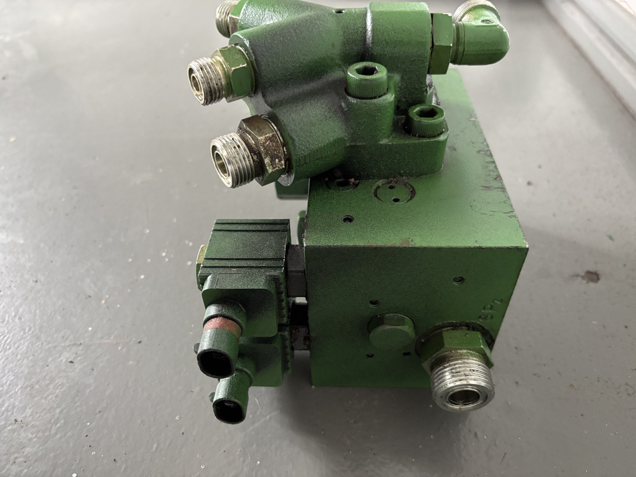 John Deere 6010 6110 6210 6310 6410 Blok Zaworowy TLS AL116954 - Hydrauliventtiili - Maatalouskoneet: kuva John Deere 6010 6110 6210 6310 6410 Blok Zaworowy TLS AL116954 - Hydrauliventtiili - Maatalouskoneet John Deere 6010 6110 6210 6310 6410 Blok Zaworowy TLS AL116954 - Hydrauliventtiili - Maatalouskoneet: kuva John Deere 6010 6110 6210 6310 6410 Blok Zaworowy TLS AL116954 - Hydrauliventtiili - Maatalouskoneet