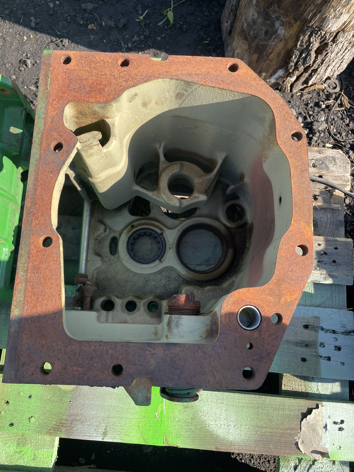 John Deere 6215 6415 6110J 6125J - obudowa skrzyni biegów L156261 - Vaihdelaatikko ja osat - Traktori: kuva John Deere 6215 6415 6110J 6125J - obudowa skrzyni biegów L156261 - Vaihdelaatikko ja osat - Traktori John Deere 6215 6415 6110J 6125J - obudowa skrzyni biegów L156261 - Vaihdelaatikko ja osat - Traktori: kuva John Deere 6215 6415 6110J 6125J - obudowa skrzyni biegów L156261 - Vaihdelaatikko ja osat - Traktori
