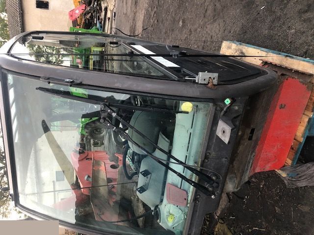 Manitou - Kabina - Ohjaamo - Maatalouskoneet: kuva Manitou - Kabina - Ohjaamo - Maatalouskoneet Manitou - Kabina - Ohjaamo - Maatalouskoneet: kuva Manitou - Kabina - Ohjaamo - Maatalouskoneet