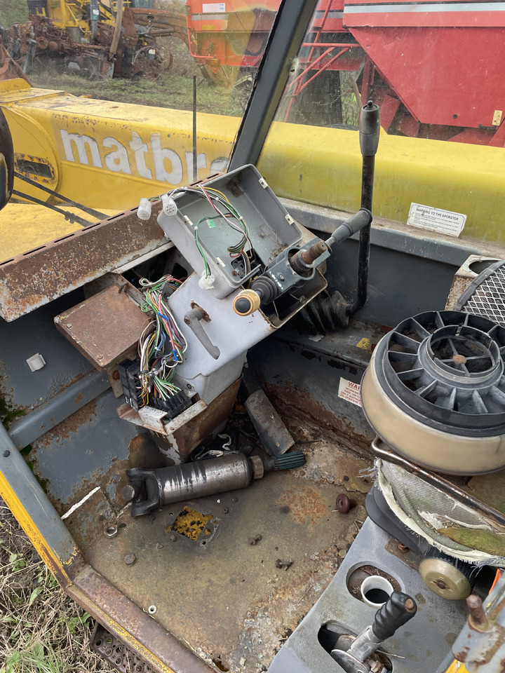 Matbro TS280 - kabina - Ohjaamo - Materiaalinkäsittely: kuva  Matbro TS280 - kabina - Ohjaamo - Materiaalinkäsittely Matbro TS280 - kabina - Ohjaamo - Materiaalinkäsittely: kuva  Matbro TS280 - kabina - Ohjaamo - Materiaalinkäsittely