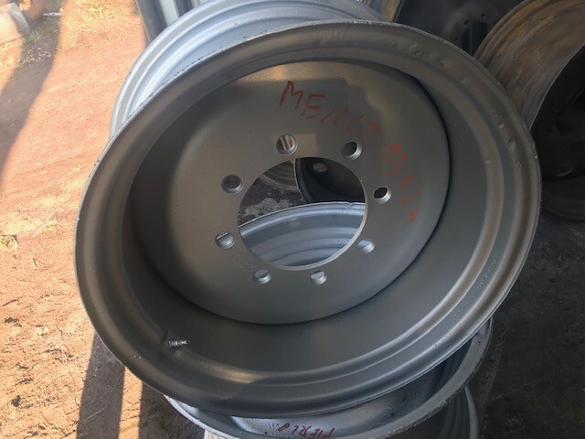 Merlo felga 13x24 - Vanne - Materiaalinkäsittely: kuva Merlo felga 13x24 - Vanne - Materiaalinkäsittely Merlo felga 13x24 - Vanne - Materiaalinkäsittely: kuva Merlo felga 13x24 - Vanne - Materiaalinkäsittely