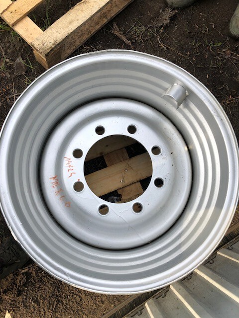 Merlo felga 14x24 - Vanne - Materiaalinkäsittely: kuva Merlo felga 14x24 - Vanne - Materiaalinkäsittely Merlo felga 14x24 - Vanne - Materiaalinkäsittely: kuva Merlo felga 14x24 - Vanne - Materiaalinkäsittely