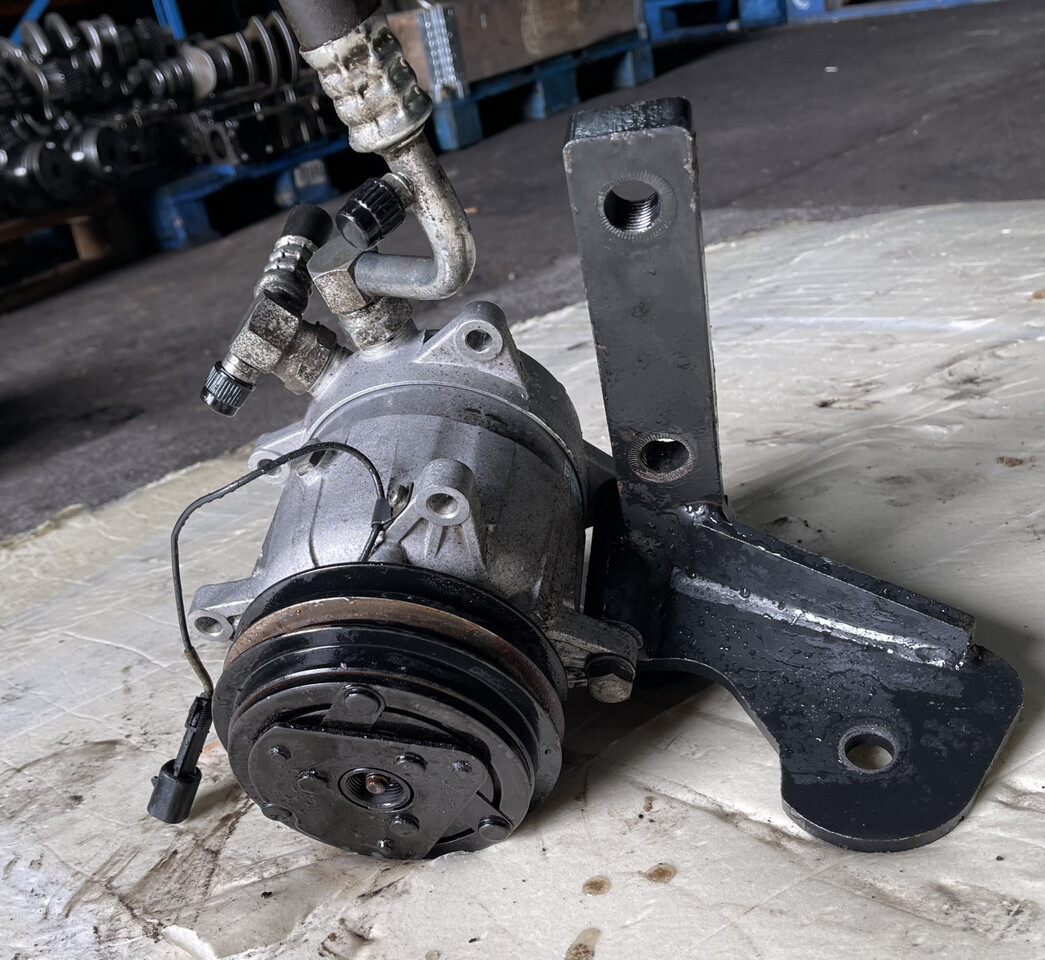 Merlo-spręźarka klimatyzacji - Ilmastoinnin kompressori - Materiaalinkäsittely: kuva Merlo-spręźarka klimatyzacji - Ilmastoinnin kompressori - Materiaalinkäsittely Merlo-spręźarka klimatyzacji - Ilmastoinnin kompressori - Materiaalinkäsittely: kuva Merlo-spręźarka klimatyzacji - Ilmastoinnin kompressori - Materiaalinkäsittely