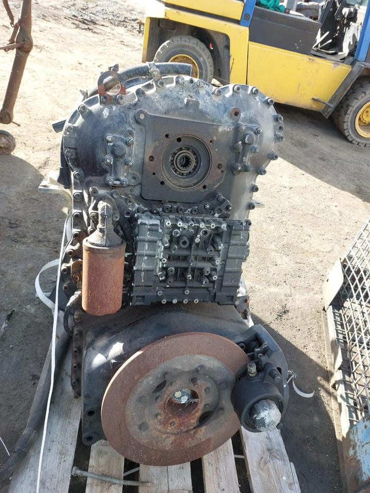 Skrzynia biegów ZF 4WG 4WG-210 Hitachi Case Komatsu - Vaihdelaatikko - Maatalouskoneet: kuva Skrzynia biegów ZF 4WG 4WG-210 Hitachi Case Komatsu - Vaihdelaatikko - Maatalouskoneet Skrzynia biegów ZF 4WG 4WG-210 Hitachi Case Komatsu - Vaihdelaatikko - Maatalouskoneet: kuva Skrzynia biegów ZF 4WG 4WG-210 Hitachi Case Komatsu - Vaihdelaatikko - Maatalouskoneet