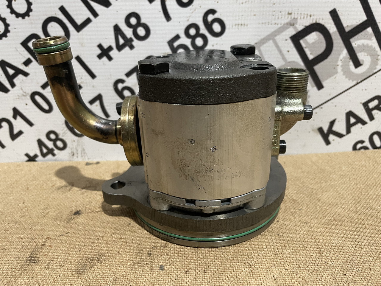 Valtra S354 Massey 8480 - skrzynia biegów - pompa hydrauliczna Rexroth G916100490030 0510515343 - Hydraulipumppu - Maatalouskoneet: kuva Valtra S354 Massey 8480 - skrzynia biegów - pompa hydrauliczna Rexroth G916100490030 0510515343 - Hydraulipumppu - Maatalouskoneet Valtra S354 Massey 8480 - skrzynia biegów - pompa hydrauliczna Rexroth G916100490030 0510515343 - Hydraulipumppu - Maatalouskoneet: kuva Valtra S354 Massey 8480 - skrzynia biegów - pompa hydrauliczna Rexroth G916100490030 0510515343 - Hydraulipumppu - Maatalouskoneet
