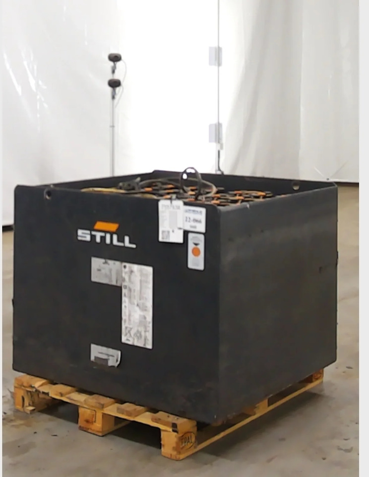 Hawker Battery 80V 840Ah - Akku - Materiaalinkäsittely: kuva Hawker Battery 80V 840Ah - Akku - Materiaalinkäsittely Hawker Battery 80V 840Ah - Akku - Materiaalinkäsittely: kuva Hawker Battery 80V 840Ah - Akku - Materiaalinkäsittely