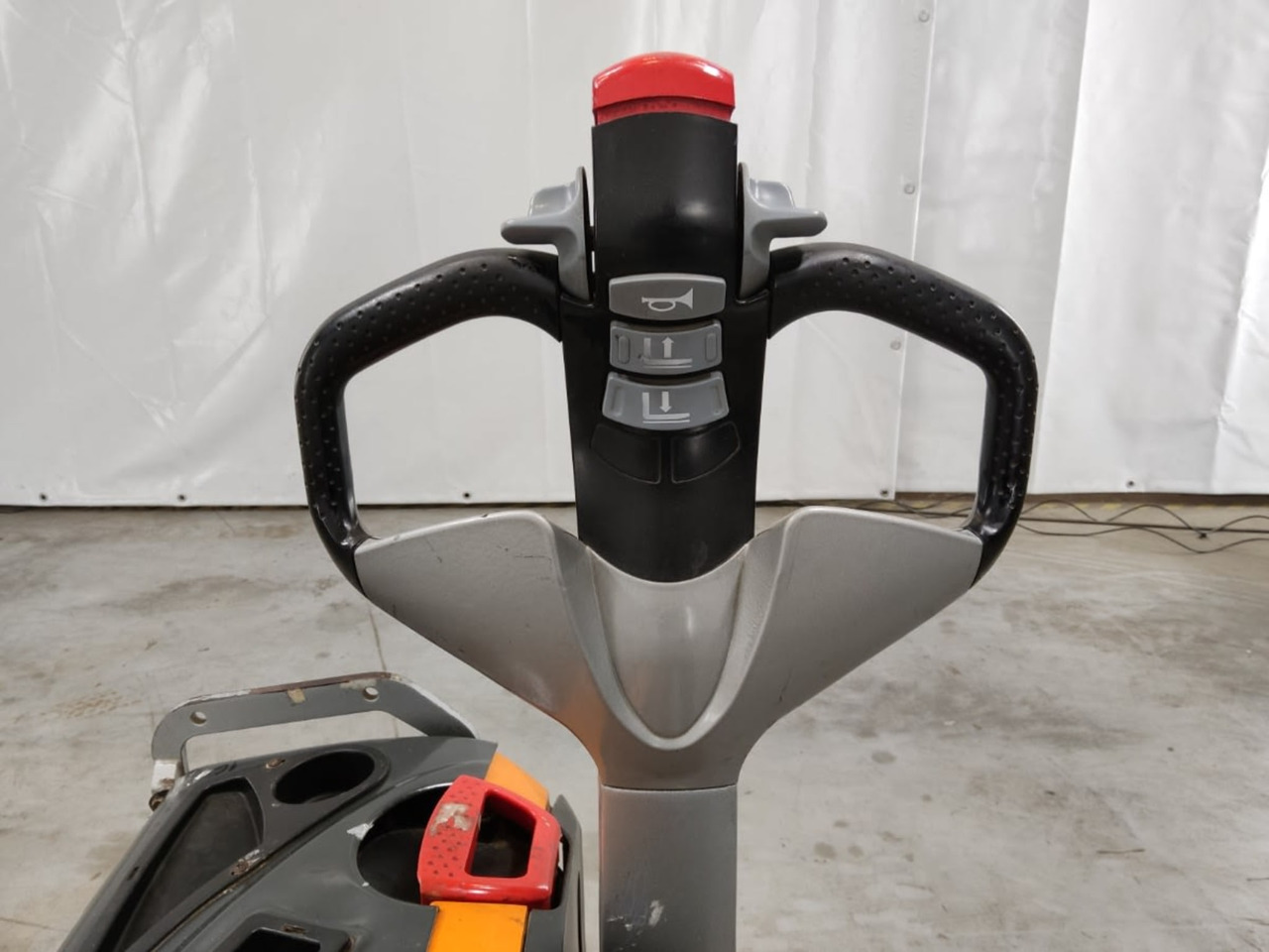 STILL EXU18 - Haarukkavaunu: kuva STILL EXU18 - Haarukkavaunu STILL EXU18 - Haarukkavaunu: kuva STILL EXU18 - Haarukkavaunu