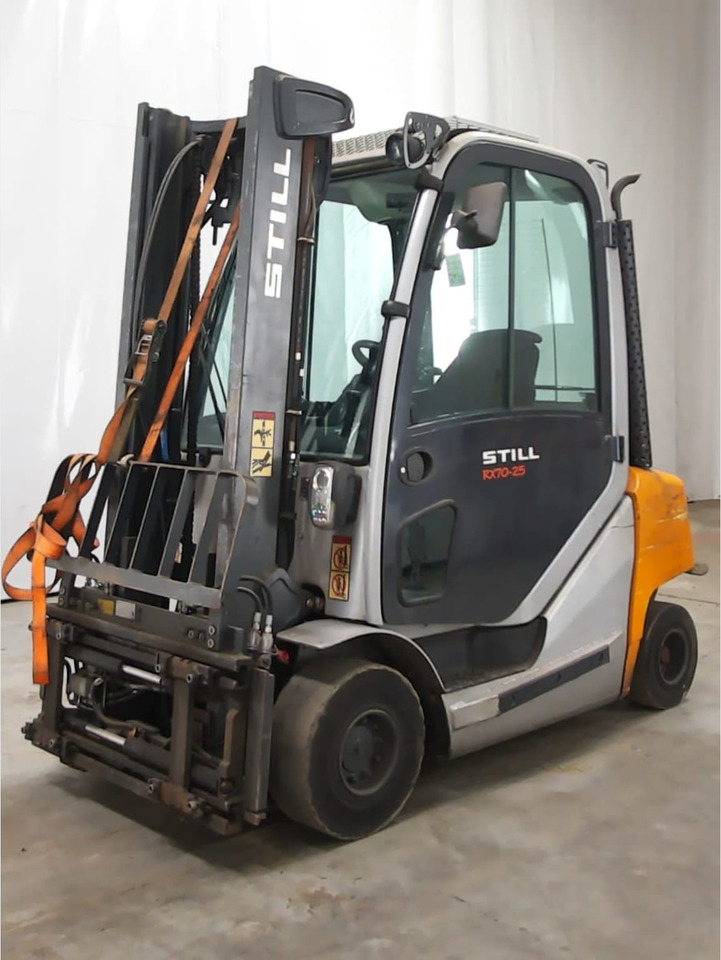 STILL RX70-25 - Dieseltrukki: kuva STILL RX70-25 - Dieseltrukki STILL RX70-25 - Dieseltrukki: kuva STILL RX70-25 - Dieseltrukki