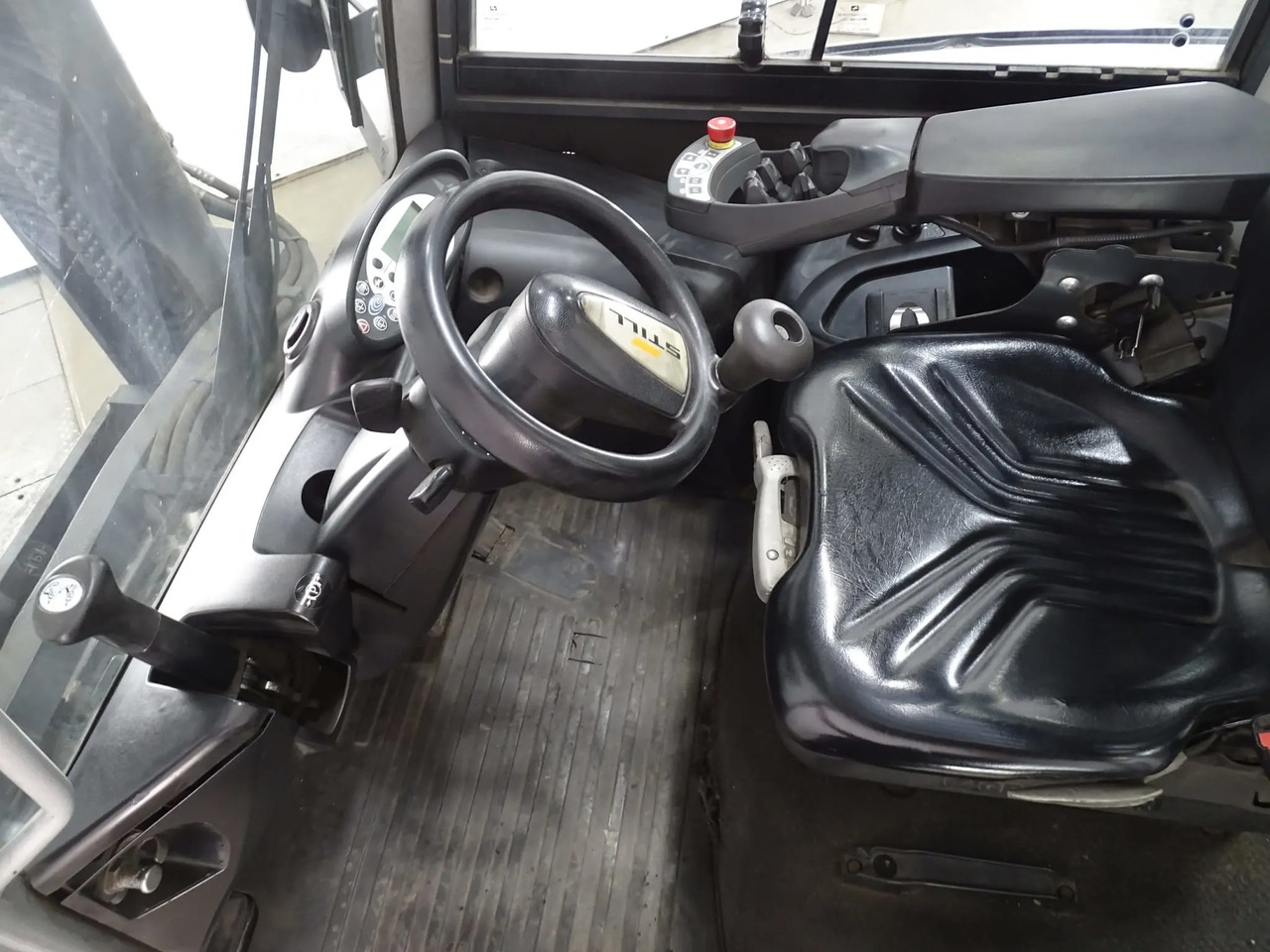 STILL RX70-70 - Dieseltrukki: kuva STILL RX70-70 - Dieseltrukki STILL RX70-70 - Dieseltrukki: kuva STILL RX70-70 - Dieseltrukki