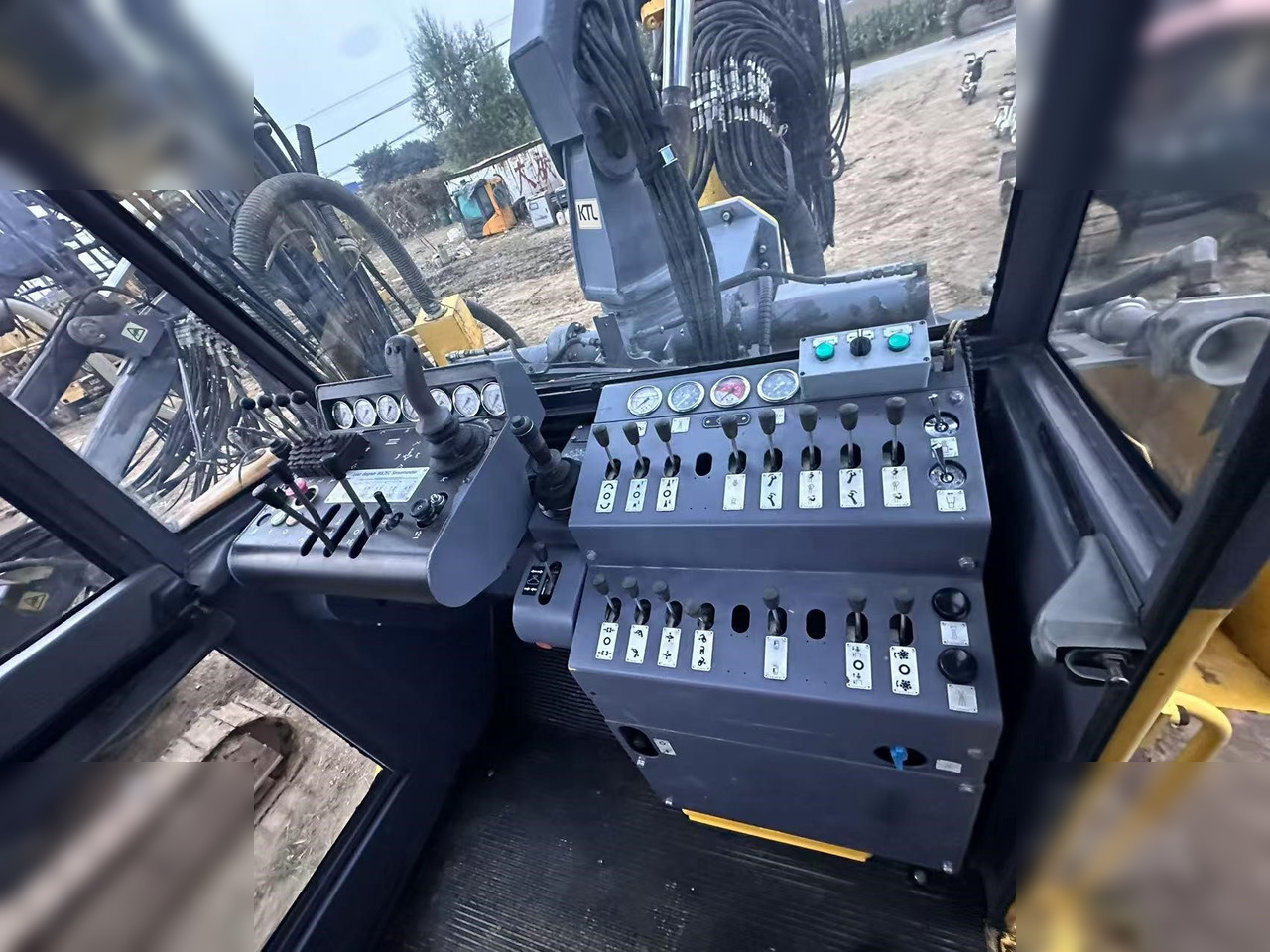 2008 ATLAS COPCO BOLTEC LC - Suuntaava porakone: kuva 2008 ATLAS COPCO BOLTEC LC - Suuntaava porakone 2008 ATLAS COPCO BOLTEC LC - Suuntaava porakone: kuva 2008 ATLAS COPCO BOLTEC LC - Suuntaava porakone