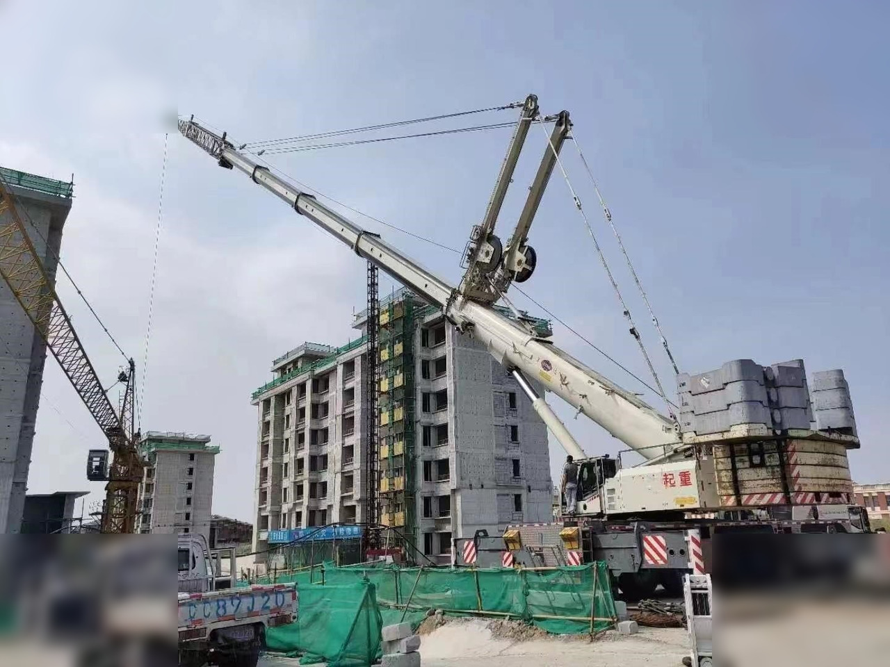 2009 DEMAG AC 350-1 - Kaikki maastonosturi: kuva 2009 DEMAG AC 350-1 - Kaikki maastonosturi 2009 DEMAG AC 350-1 - Kaikki maastonosturi: kuva 2009 DEMAG AC 350-1 - Kaikki maastonosturi