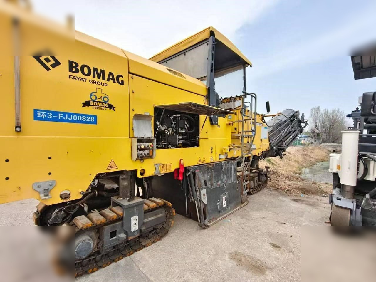 2017 BOMAG BM2000/60-2 - Asfalttijyrsimen: kuva 2017 BOMAG BM2000/60-2 - Asfalttijyrsimen 2017 BOMAG BM2000/60-2 - Asfalttijyrsimen: kuva 2017 BOMAG BM2000/60-2 - Asfalttijyrsimen