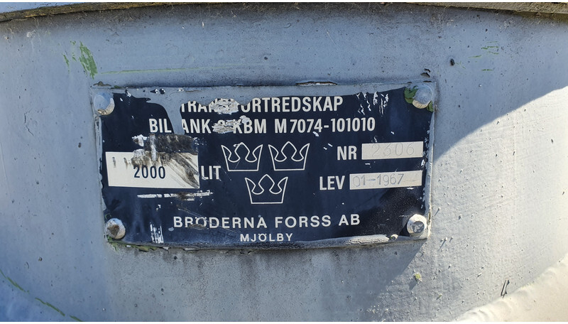 ALUMINUM TANK 2000L - Polttoainetankki - Kuorma-auto: kuva ALUMINUM TANK 2000L - Polttoainetankki - Kuorma-auto ALUMINUM TANK 2000L - Polttoainetankki - Kuorma-auto: kuva ALUMINUM TANK 2000L - Polttoainetankki - Kuorma-auto