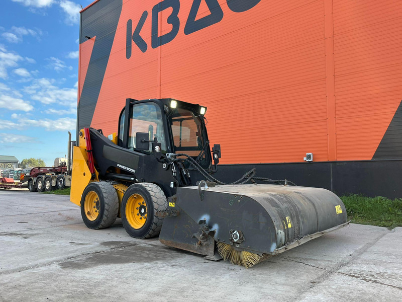 JCB 155 T4 BUCKET & BRUSH - Pyöräkuormaaja: kuva JCB 155 T4 BUCKET & BRUSH - Pyöräkuormaaja JCB 155 T4 BUCKET & BRUSH - Pyöräkuormaaja: kuva JCB 155 T4 BUCKET & BRUSH - Pyöräkuormaaja