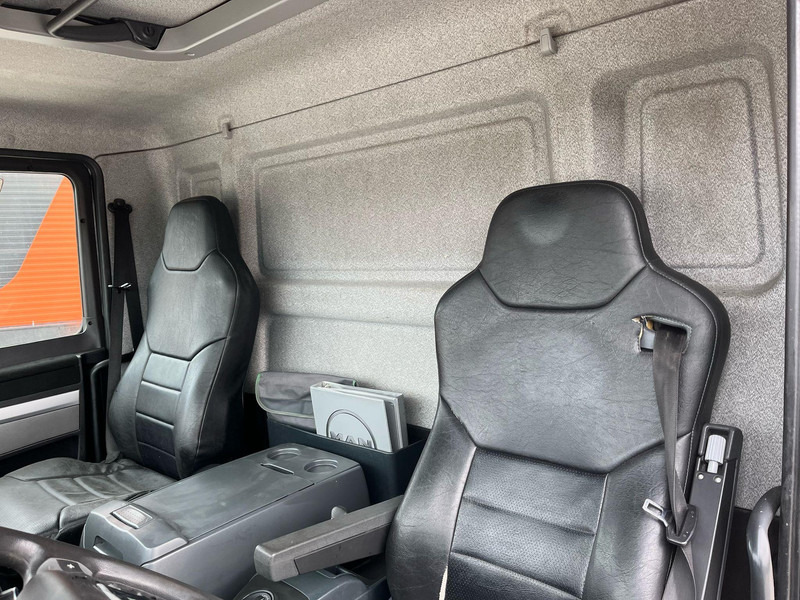 Leasing MAN TGL 8.180 4x2 CAB DAMAGE ! / Fassi F28 / PLATFORM L=4366 mm MAN TGL 8.180 4x2 CAB DAMAGE ! / Fassi F28 / PLATFORM L=4366 mm: kuva Leasing MAN TGL 8.180 4x2 CAB DAMAGE ! / Fassi F28 / PLATFORM L=4366 mm MAN TGL 8.180 4x2 CAB DAMAGE ! / Fassi F28 / PLATFORM L=4366 mm