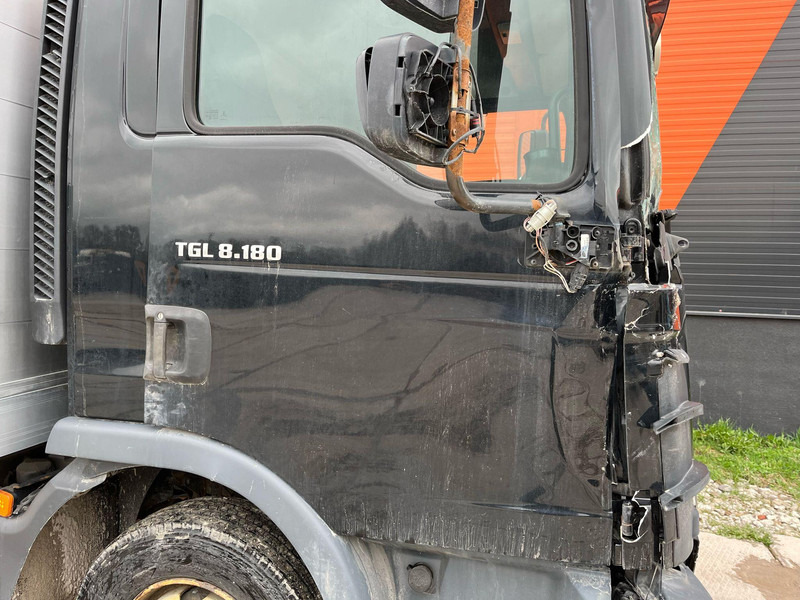 Leasing MAN TGL 8.180 4x2 CAB DAMAGE ! / Fassi F28 / PLATFORM L=4366 mm MAN TGL 8.180 4x2 CAB DAMAGE ! / Fassi F28 / PLATFORM L=4366 mm: kuva Leasing MAN TGL 8.180 4x2 CAB DAMAGE ! / Fassi F28 / PLATFORM L=4366 mm MAN TGL 8.180 4x2 CAB DAMAGE ! / Fassi F28 / PLATFORM L=4366 mm