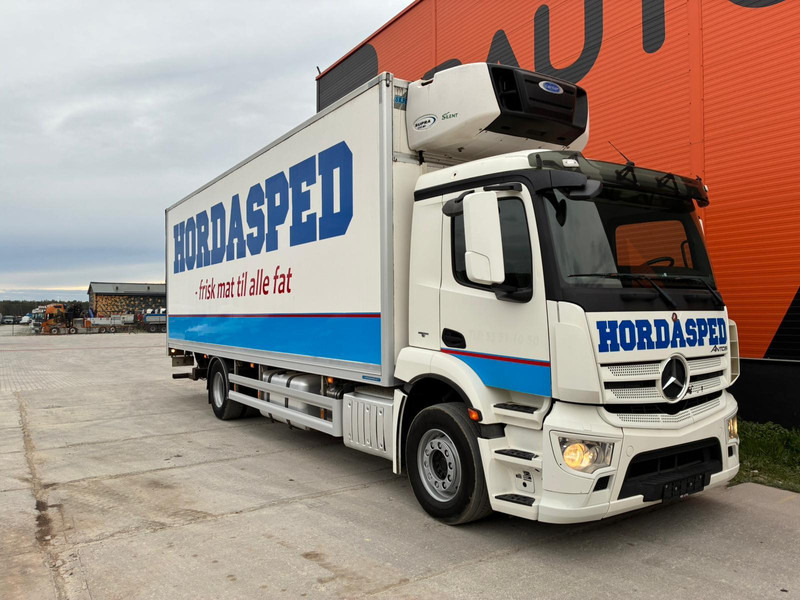 Mercedes-Benz Antos 1935 4x2 CARRIER SUPRA 1250 Mt / BOX L=8674 mm - Refrigeraattori kuorma-auto: kuva Mercedes-Benz Antos 1935 4x2 CARRIER SUPRA 1250 Mt / BOX L=8674 mm - Refrigeraattori kuorma-auto Mercedes-Benz Antos 1935 4x2 CARRIER SUPRA 1250 Mt / BOX L=8674 mm - Refrigeraattori kuorma-auto: kuva Mercedes-Benz Antos 1935 4x2 CARRIER SUPRA 1250 Mt / BOX L=8674 mm - Refrigeraattori kuorma-auto