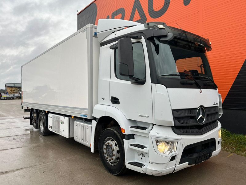 Mercedes-Benz Antos 2543 6x2*4 THERMOKING UT 800 / BOX L=7604 - Refrigeraattori kuorma-auto: kuva Mercedes-Benz Antos 2543 6x2*4 THERMOKING UT 800 / BOX L=7604 - Refrigeraattori kuorma-auto Mercedes-Benz Antos 2543 6x2*4 THERMOKING UT 800 / BOX L=7604 - Refrigeraattori kuorma-auto: kuva Mercedes-Benz Antos 2543 6x2*4 THERMOKING UT 800 / BOX L=7604 - Refrigeraattori kuorma-auto